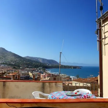 Lejlighed Three Bedrooms With Large Terrace Overlooking Rooftops Of Old Town