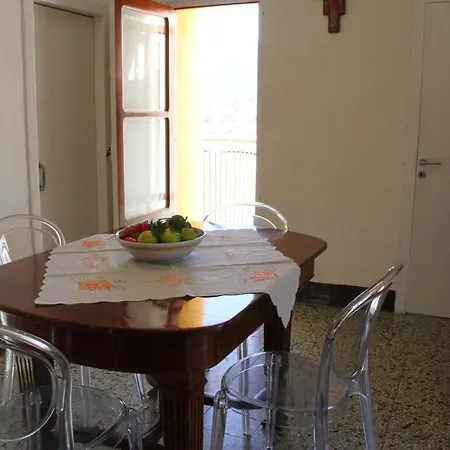 Three Bedrooms With Large Terrace Overlooking Rooftops Of Old Town *