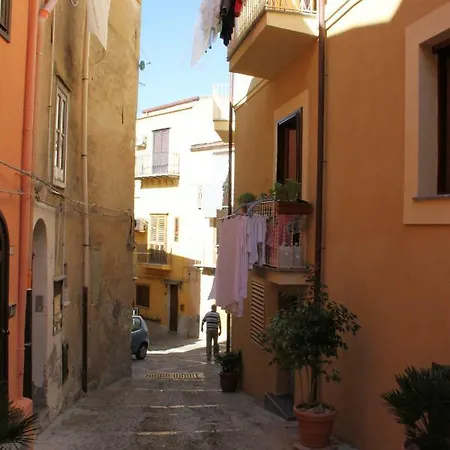 Three Bedrooms With Large Terrace Overlooking Rooftops Of Old Town * Cefalù